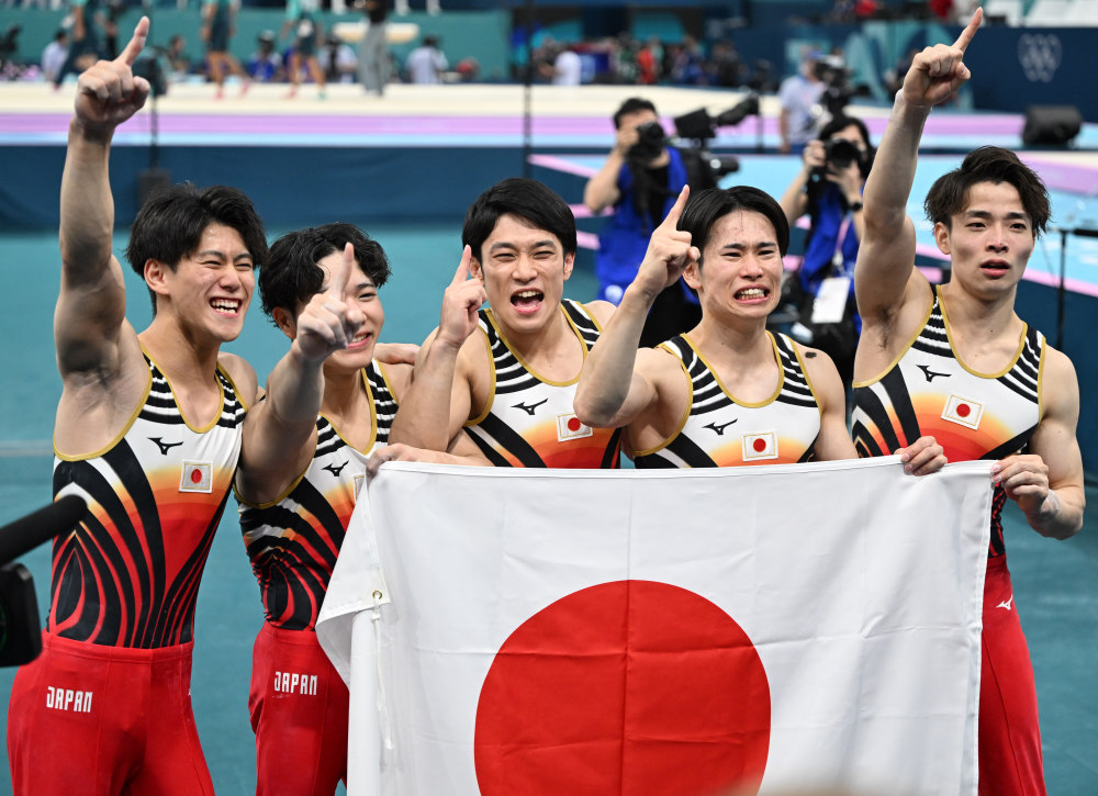 日本选手在游泳比赛中斩获金牌的简单介绍