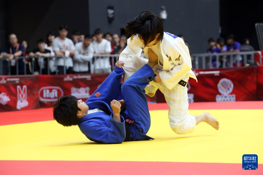 柔道女子比赛一触即发，日本选手技艺精湛夺冠！