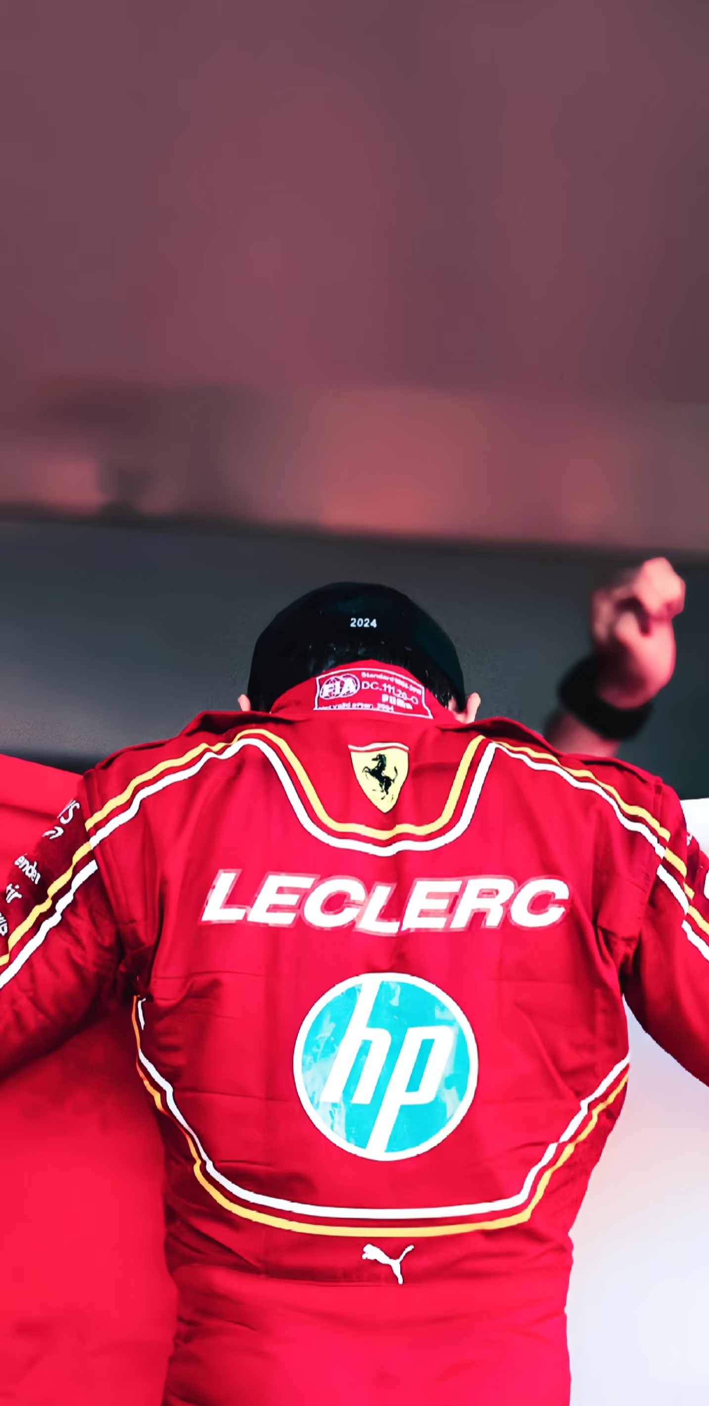 包含梅赛德斯翻盘红牛二队，勒克莱尔刷新纪录的词条