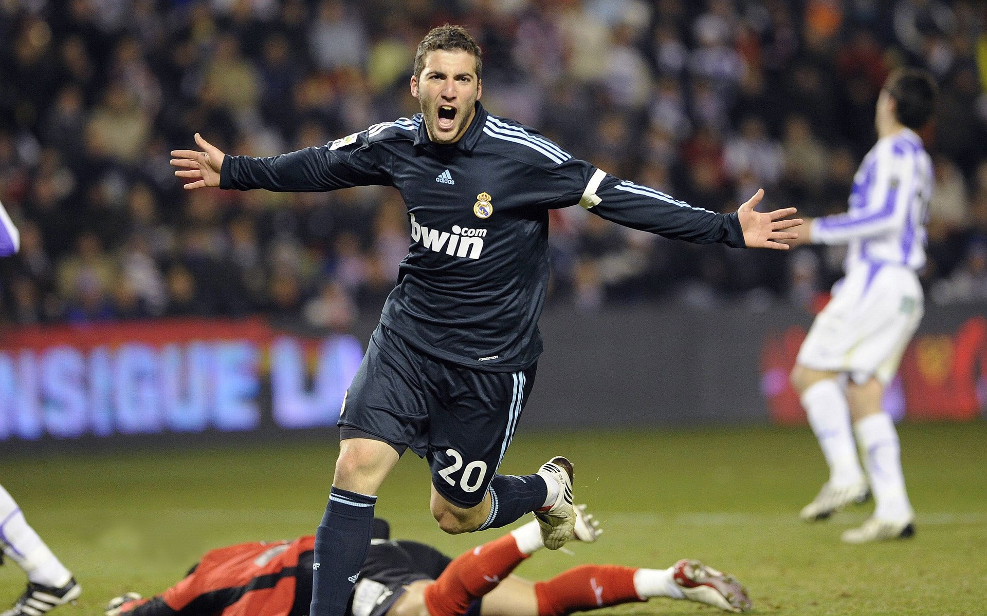 世界排名争夺战之夜,锡安扛起全队,新奥尔良的孤胆英雄